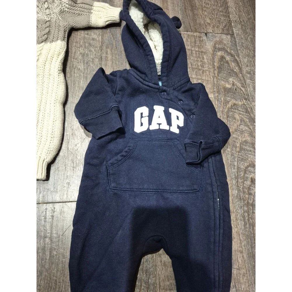 Baby gap fall/ winter clothing lot size 0-3 months